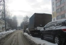 Уборку снега затрудняют припаркованные машины