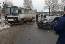 В Демьяново автобус столкнулся с «Фордом»