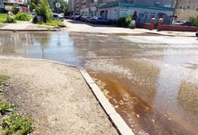 Вода из колодца топит перекресток Блюхера-Свободы