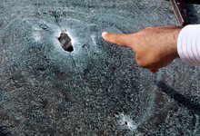 В Кирове водитель дорогой иномарки расстрелял машину с семьей