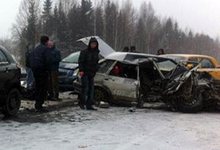 На трассе Киров - Котельнич столкнулись 4 автомобиля