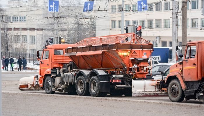 Администрация Кирова: вывоз снега из города ведётся круглосуточно