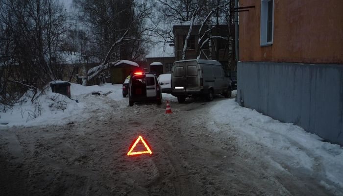 В Кирове водитель на «Газельке» задним ходом сшиб пенсионерку