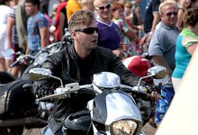 На взлетной полосе вновь загремели моторы [фоторепортаж]