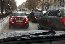 На Октябрьском проспекте образовалась пробка из-за аварии