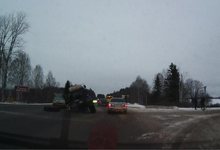 В ДТП на Победиловском тракте у трактора оторвало колесо