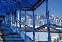 Надземный переход. Пешеходы игнорируют, автомобилисты злятся