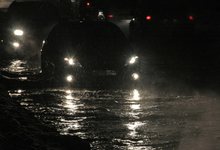 Крупная утечка воды на улице Милицейской