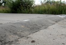 «Лежачие полицейские» против трюков дрифтеров на Луганской