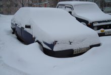 Проблему парковок во дворах усугубляют «подснежники»