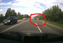 На Победиловском тракте «Лифан» сбросил встречную машину в кювет