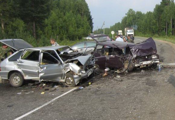 ДТП на трассе Белая Холуница-Кирс: двое погибли, семеро ранено 