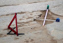 Ямы по ГОСТу: автомобилисты проверили ширину и глубину выбоин