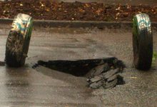 На улице Розы Люксембург провалился асфальт