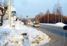 Пешеходные переходы Кирова не безопасны. Снежные горы и узкие тропы