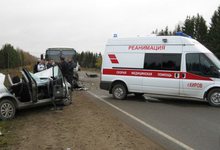 На Победиловском тракте автобус столкнулся с иномаркой