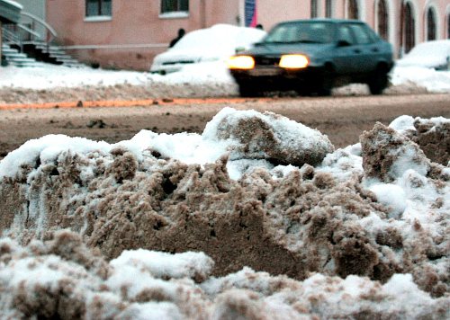 Глава МЧС предложил принять в Кирове усиленные меры по уборке снега