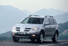 В Слободском районе Мицубиси загорелся на трассе