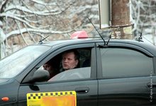 «Бомбил» станет больше. Таксисты хотят уходить в «тень»