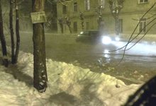 КЧУС повредило водопровод на улице Шинников