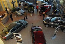В кировских салонах растут цены на автомобили