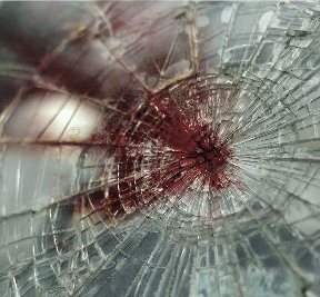Авария у ЦУМа: таксист сбил девушку