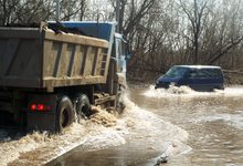 Вересники затопило, водители разворачиваются на полпути