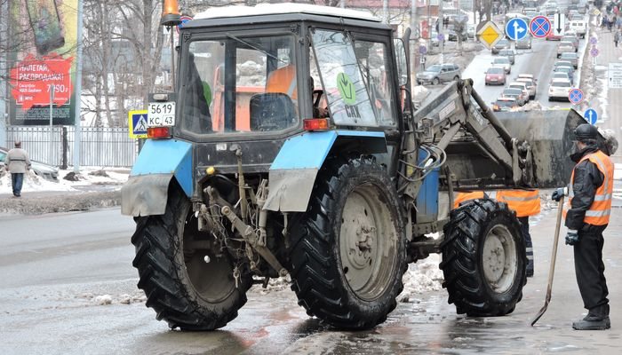Кировская администрация: вчера дорожники вывезли 374 кубометра снега