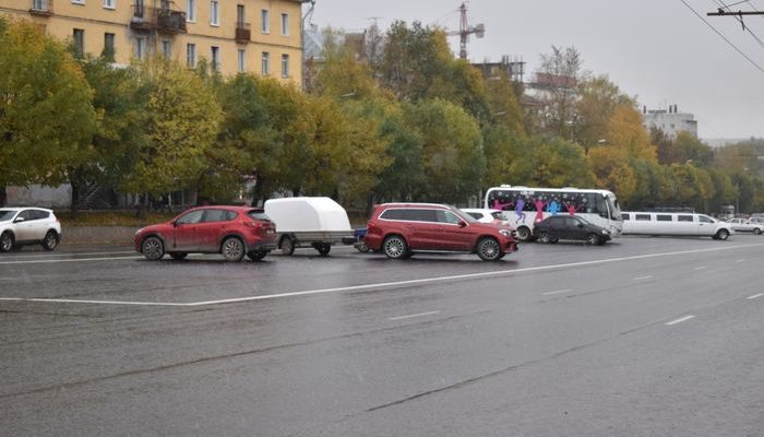 Парковки посреди Октябрьского проспекта в Кирове не будет