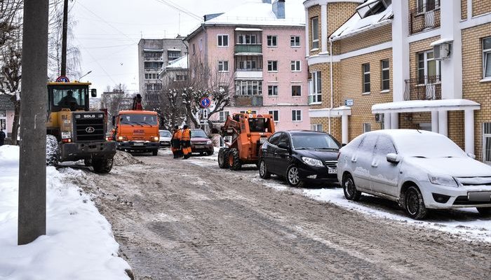 С каких улиц Кирова сегодня и завтра будут вывозить снег