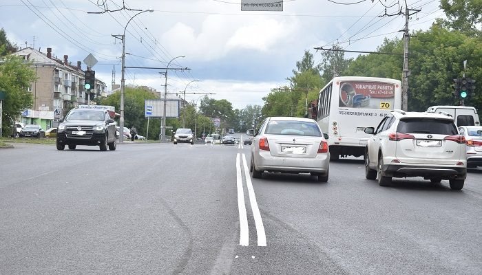 На главных дорогах Кирова появится пластиковая дорожная разметка за 34 млн рублей