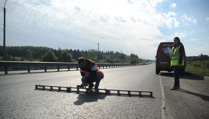 Подрядчик устранит трещины на недавно отремонтированной улице Дзержинского  