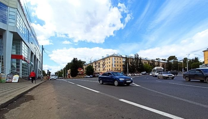 Кировскую привокзальную площадь и парковку оградят заборами