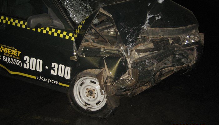 Пьяный таксист учинил аварию в Костино