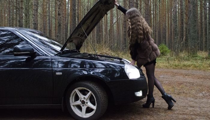 Названа основная причина, почему россияне ездят на отечественных автомобилях
