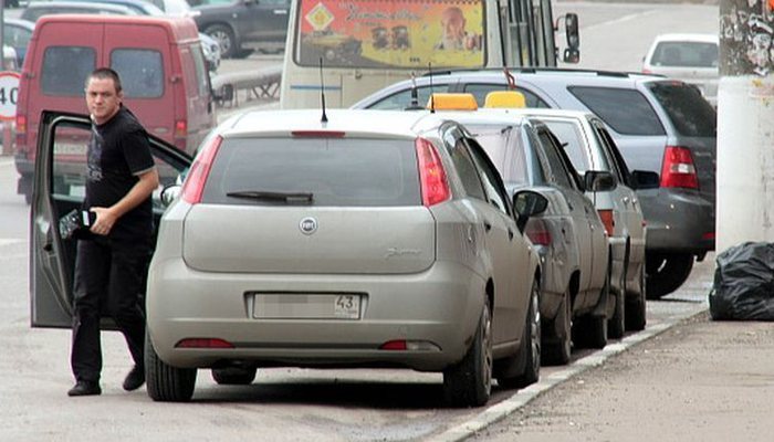 В Кирове продолжается охота на таксистов-нелегалов: наказали 26 «шабашников»  