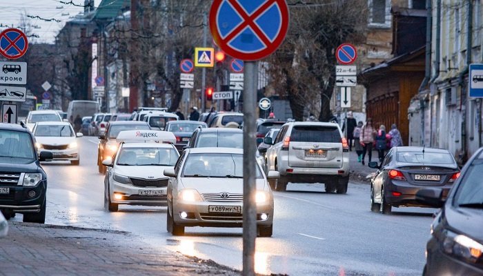 Из-за плохих дорог ГИБДД хочет пересадить автомобилистов на общественный транспорт