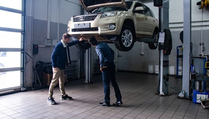 Сколько зарабатывают работяги на автозаводах России? Есть ответ