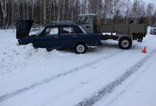  «Семерка» врезалась в грузовик: погиб пассажир легковушки