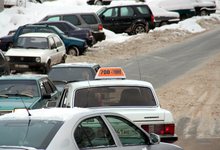 Снег с дорог убрали, а цены на такси остались повышенными