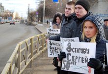 День памяти жертв ДТП. Флэш-моб у дороги и черные шарики