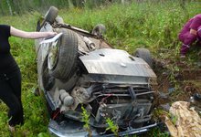 Водитель иномарки уснул за рулем: машина улетела в кювет