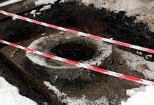 Безответственность коммунальных служб привела к городской автомобильной пробке