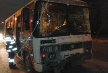 На Октябрьском проспекте столкнулись 2 пассажирских автобуса 