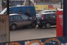 На Комсомольской у пешеходного перехода столкнулись три автомобиля