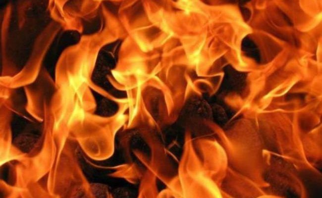 В Кировской области в пожаре сгорели дом с баней и ВАЗ