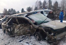 В Юрьянском районе столкнулись две иномарки: один пассажир погиб