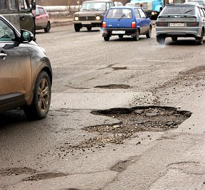 Кировские дороги: на ремонт надо 28 миллиардов в год, у нас всего 3...