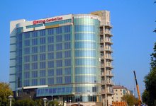 У Hilton будет 20 парковочных мест, часть на Октябрьском проспекте