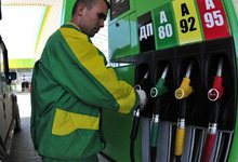 Бензин опять подорожал. Еще плюс 30 копеек